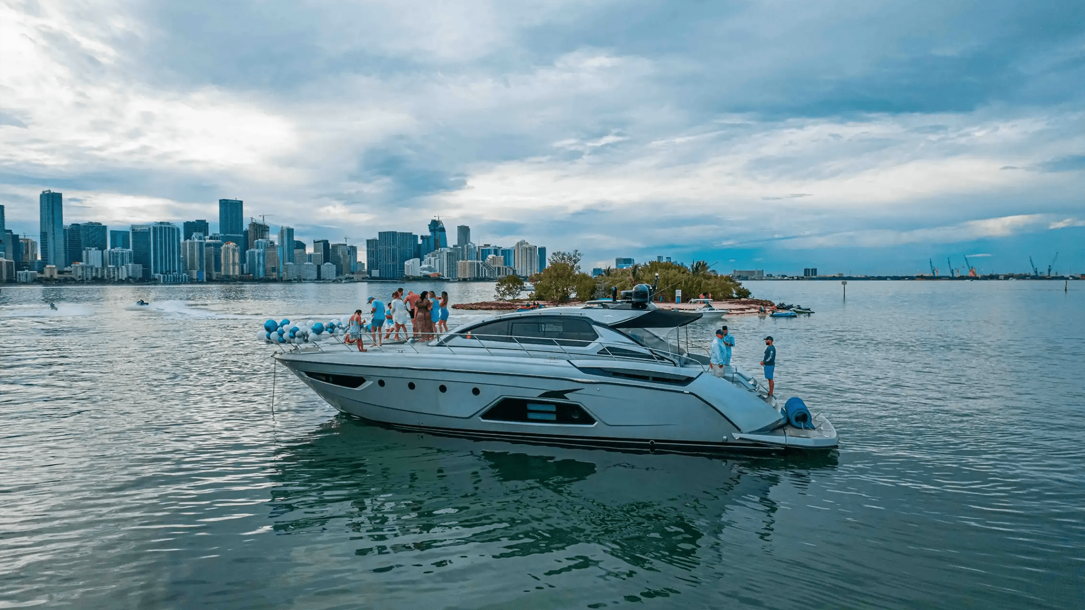 Side-deck walkway on 64′ Atlantis Miami