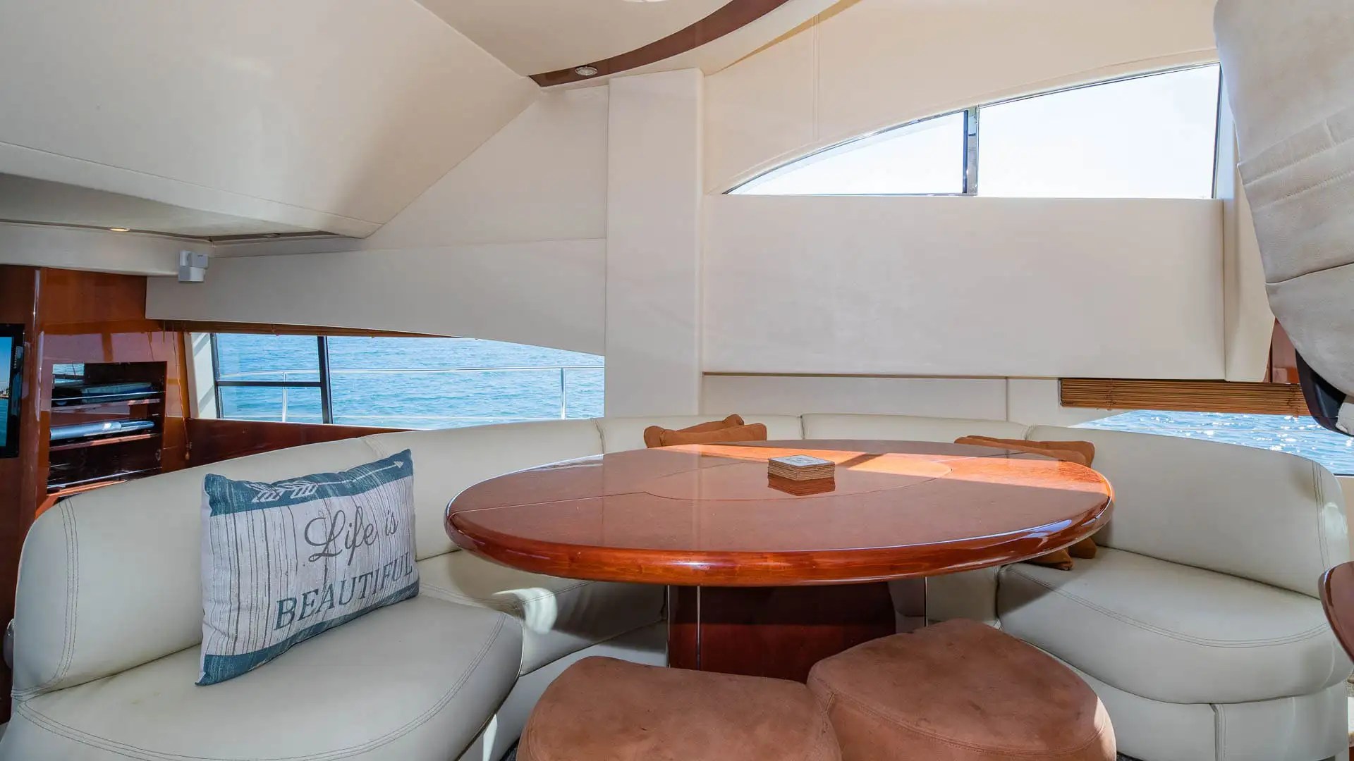 65' Fairline - Yacht Rental in Hollywood, Florida