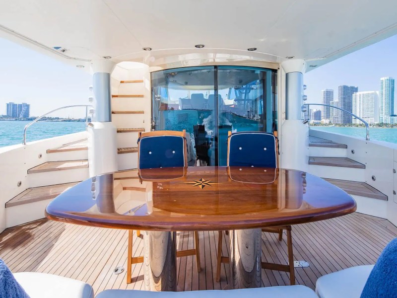 65' Fairline - Yacht Rental in Hollywood, Florida
