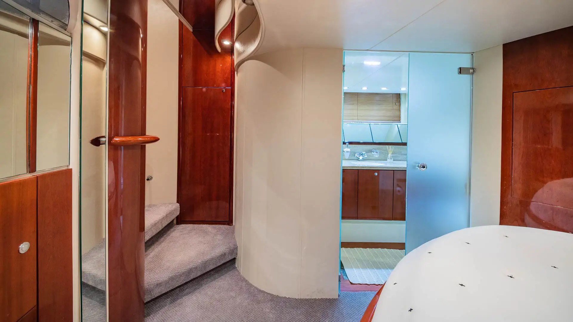 65' Fairline - Yacht Rental in Hollywood, Florida