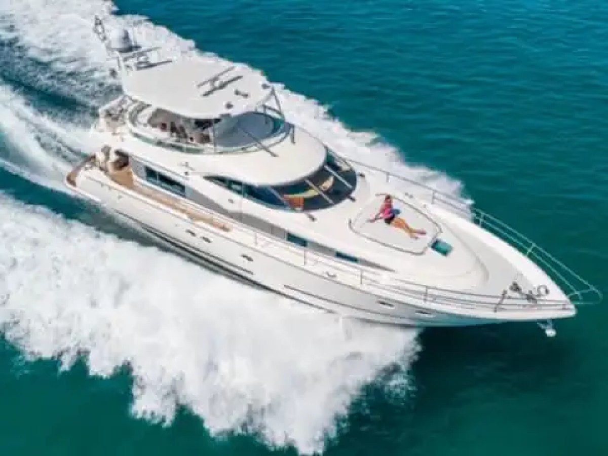 65' Fairline - Yacht Rental in Hollywood, Florida