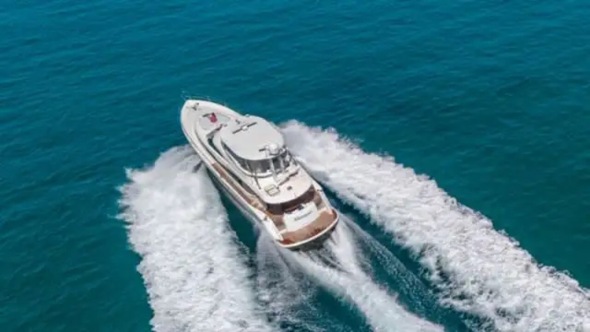 65' Fairline - Yacht Rental in Hollywood, Florida