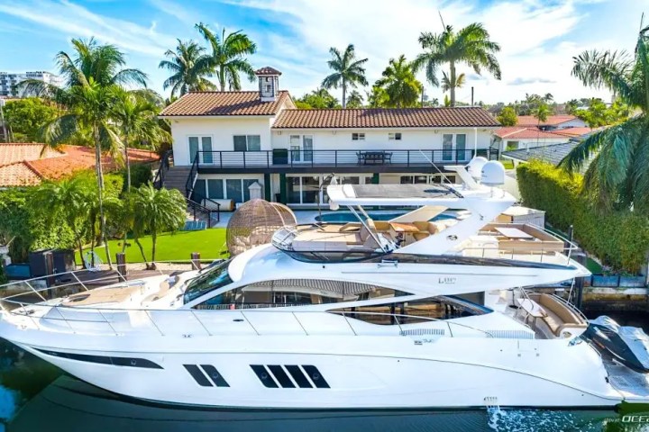 65' SeaRay - Yacht Rental in Nassau, Bahamas