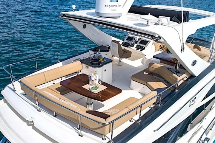 65' SeaRay - Yacht Rental in Nassau, Bahamas