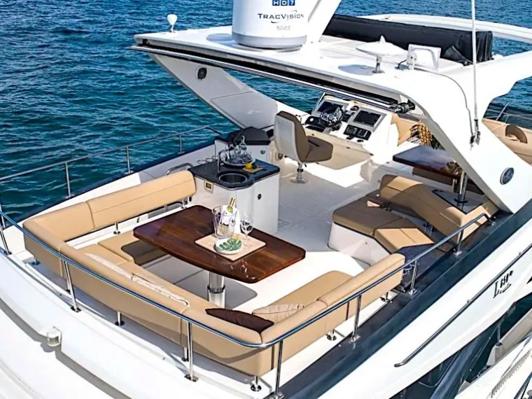 65' SeaRay - Yacht Rental in Nassau, Bahamas