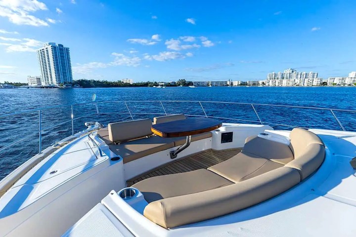 65' SeaRay - Yacht Rental in Nassau, Bahamas
