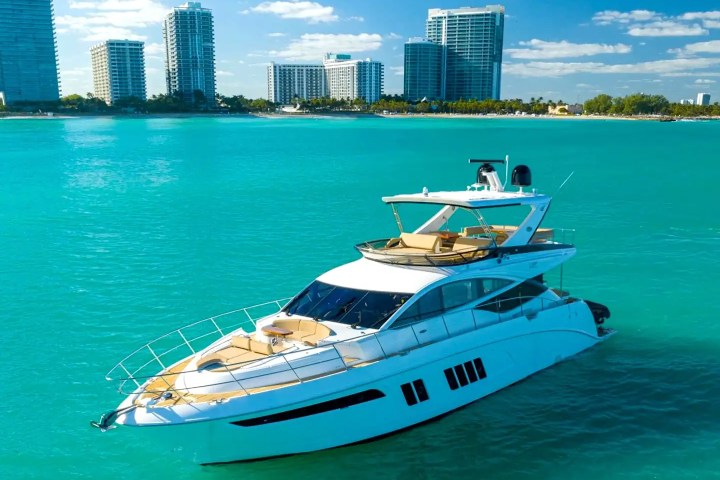65' SeaRay - Yacht Rental in Nassau, Bahamas