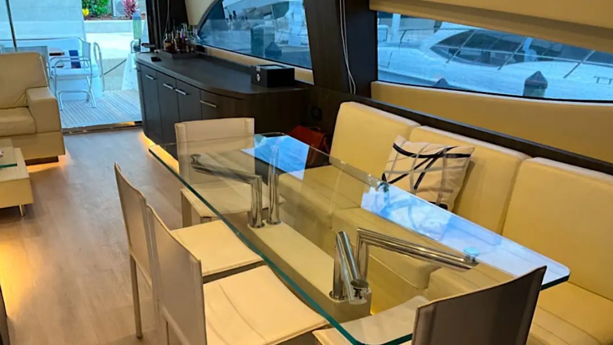 67' Uniesse - Yacht Rental in Tampa, Florida