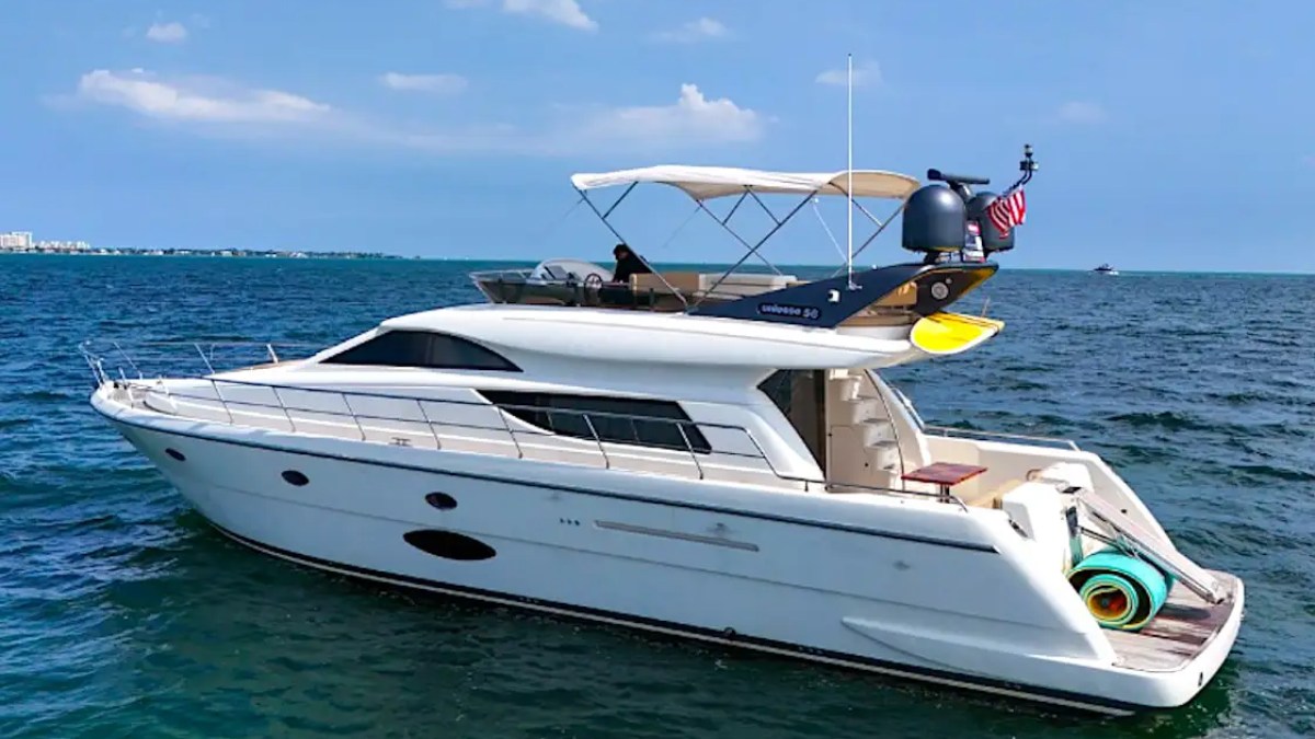 67' Uniesse - Yacht Rental in Tampa, Florida