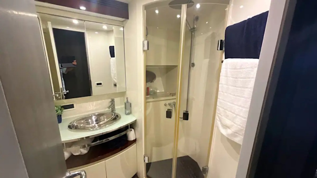 67' Uniesse - Yacht Rental in Tampa, Florida