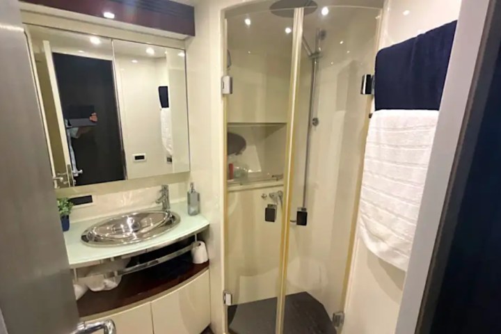 67' Uniesse - Yacht Rental in Tampa, Florida