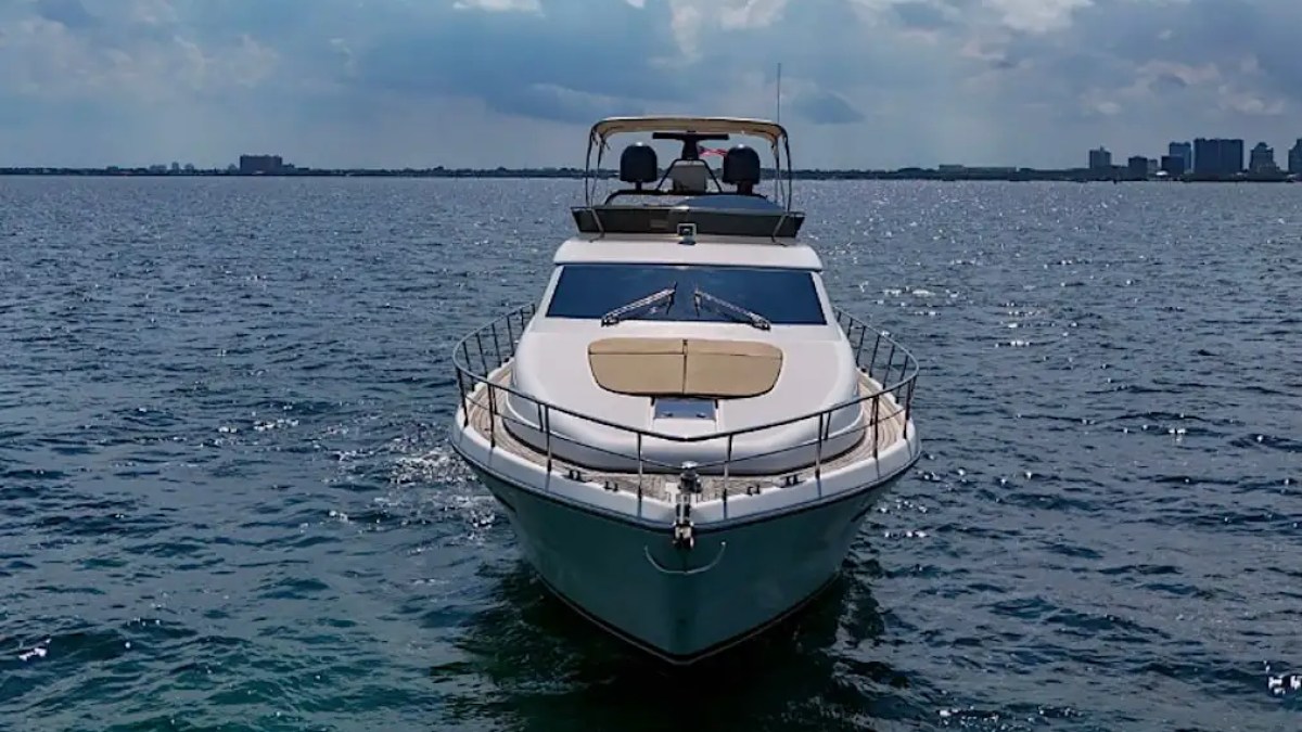 67' Uniesse - Yacht Rental in Tampa, Florida