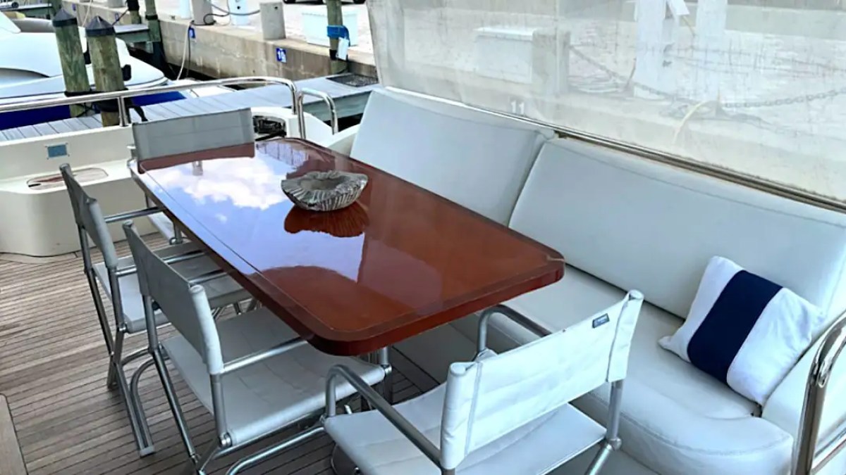 67' Uniesse - Yacht Rental in Tampa, Florida