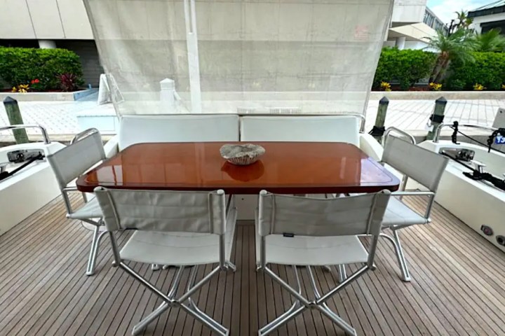 67' Uniesse - Yacht Rental in Tampa, Florida