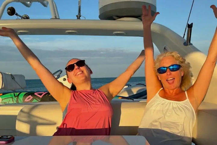 67' Uniesse - Yacht Rental in Tampa, Florida