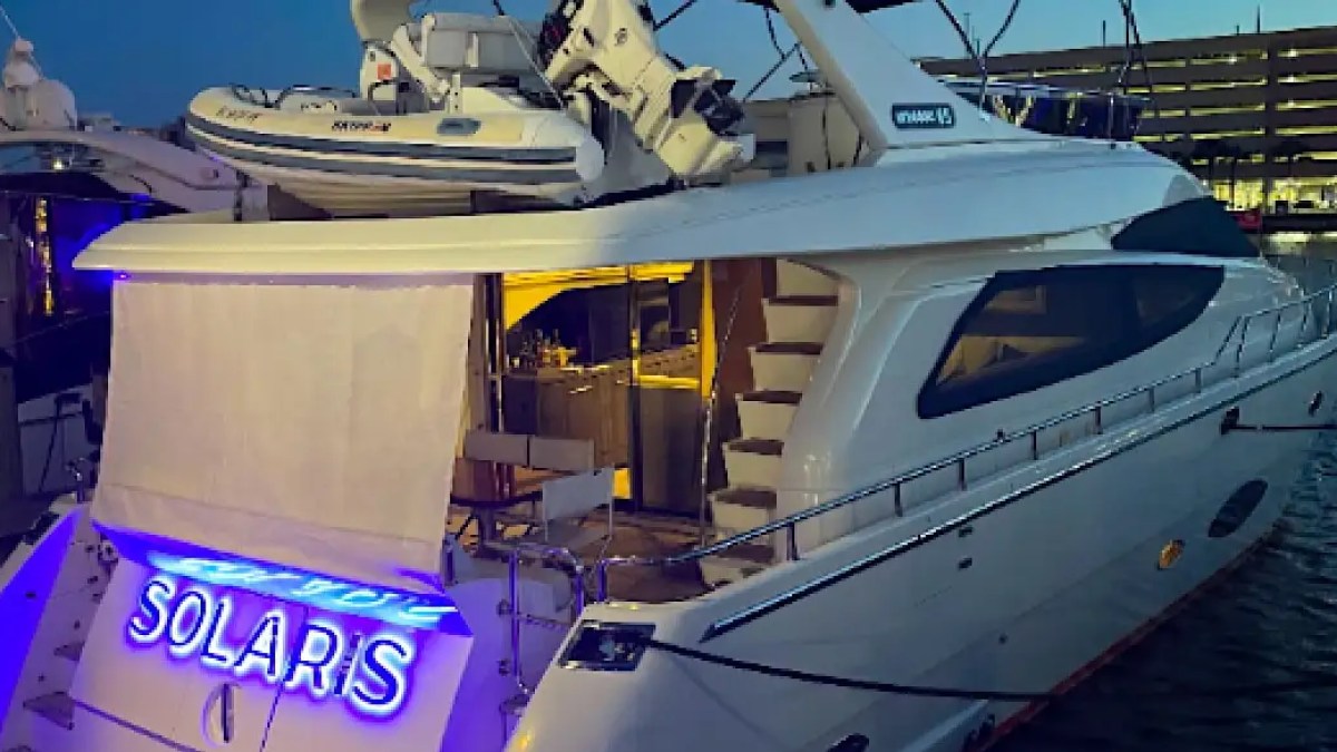 67' Uniesse - Yacht Rental in Tampa, Florida