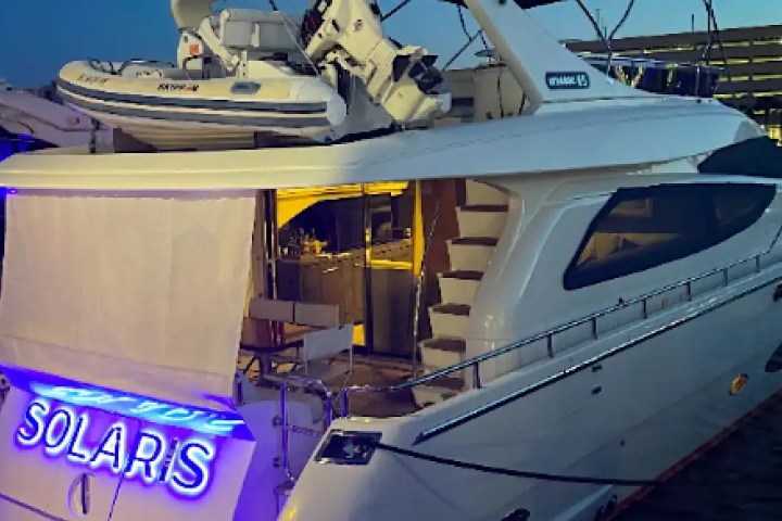 67' Uniesse - Yacht Rental in Tampa, Florida