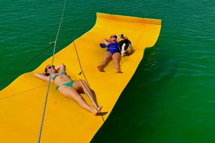 67' Uniesse - Yacht Rental in Tampa, Florida