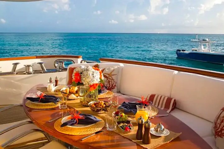 67' Uniesse - Yacht Rental in Tampa, Florida