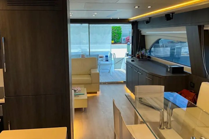 67' Uniesse - Yacht Rental in Tampa, Florida