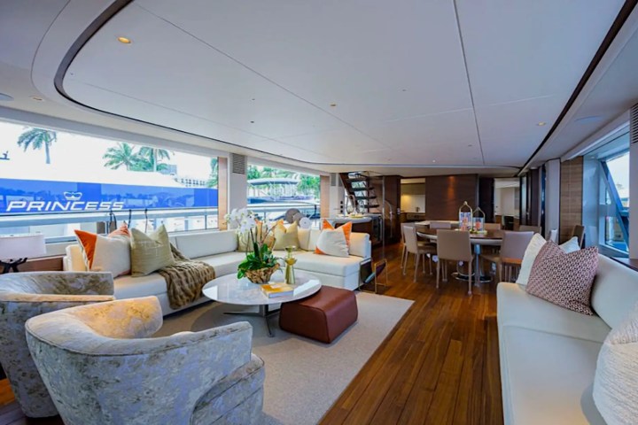 100' Princess - Yacht Rental in Miami, Florida