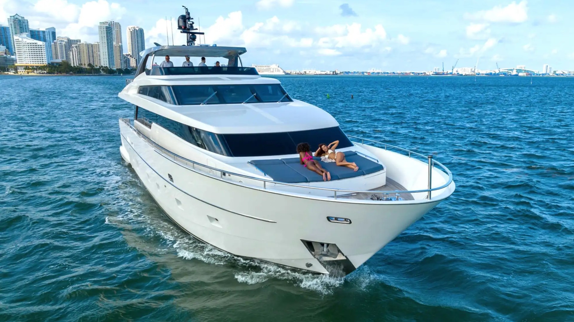 97' San Lorenzo - Yacht Rental in Miami Beach, Florida
