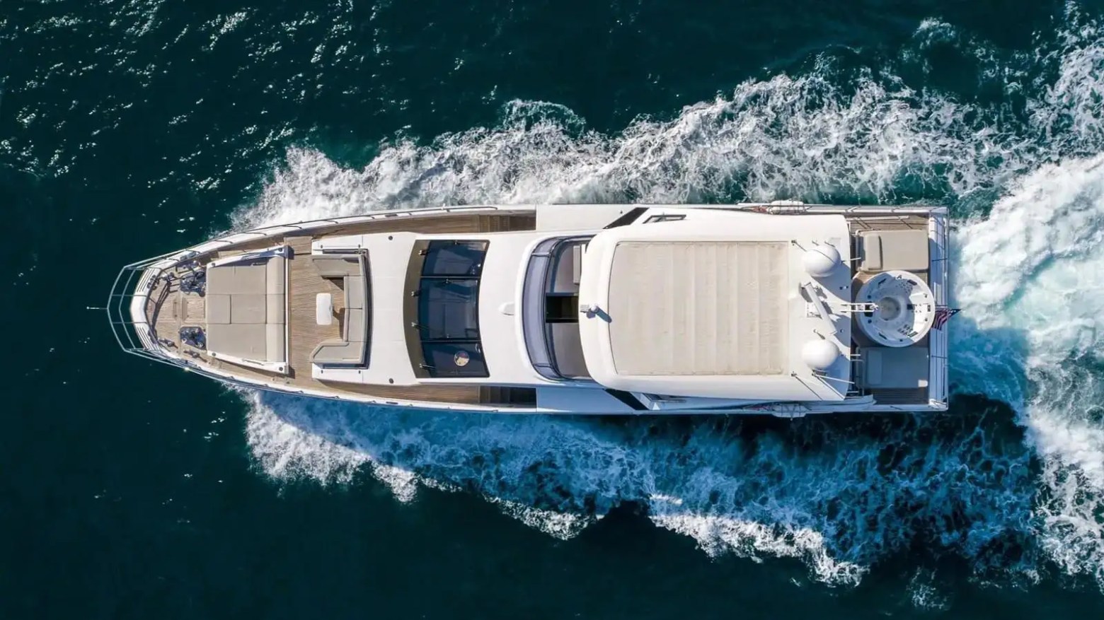 88′ Azimut swim platform Nassau
