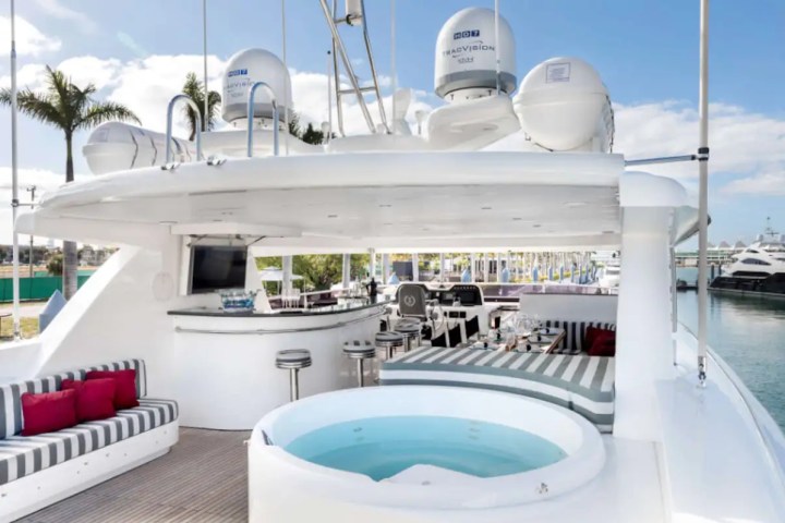 Top-deck jacuzzi on 103′ Johnson Key Biscayne