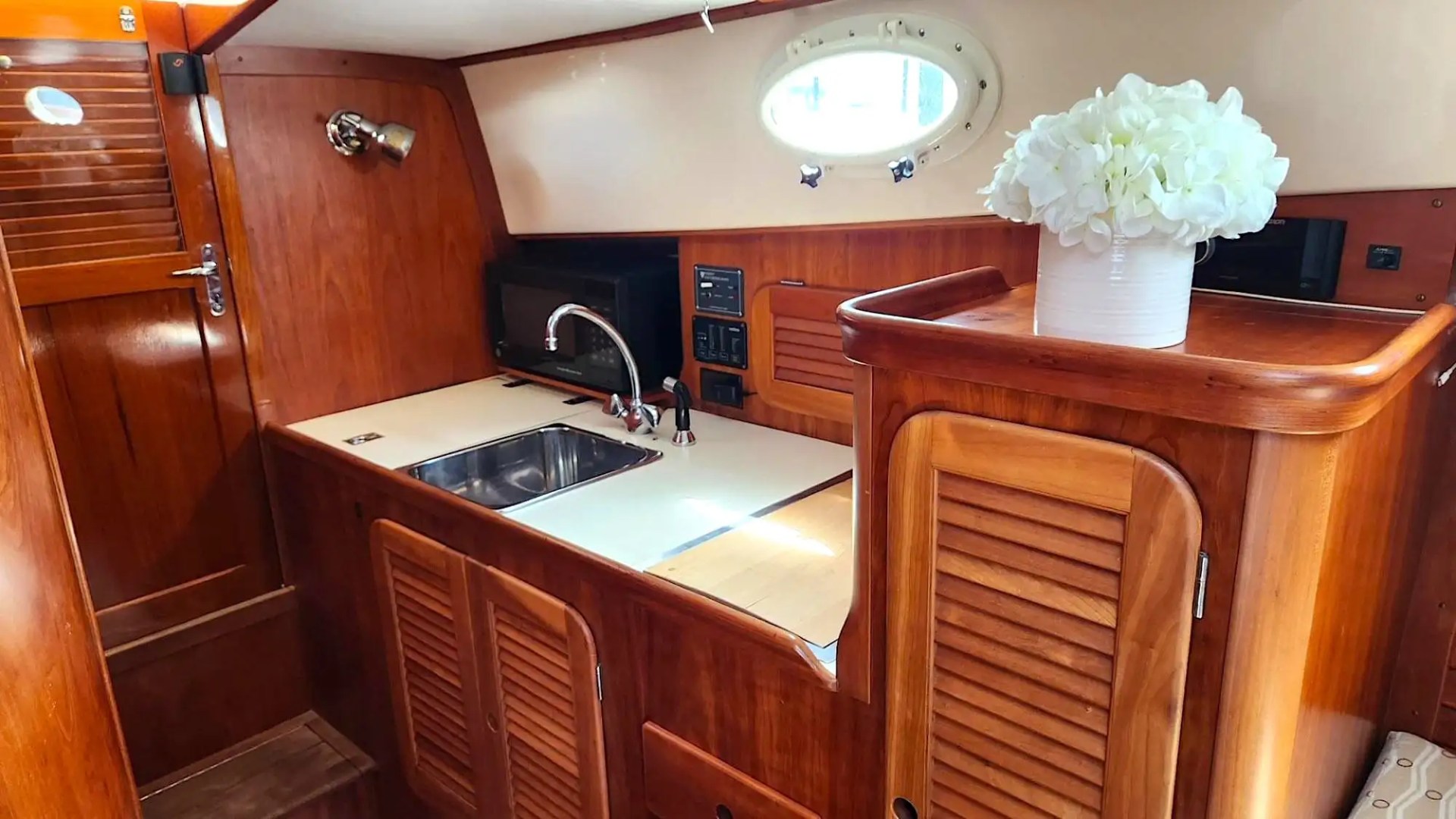 36' Hinckley - Boat Rental in Riviera Beach, Florida