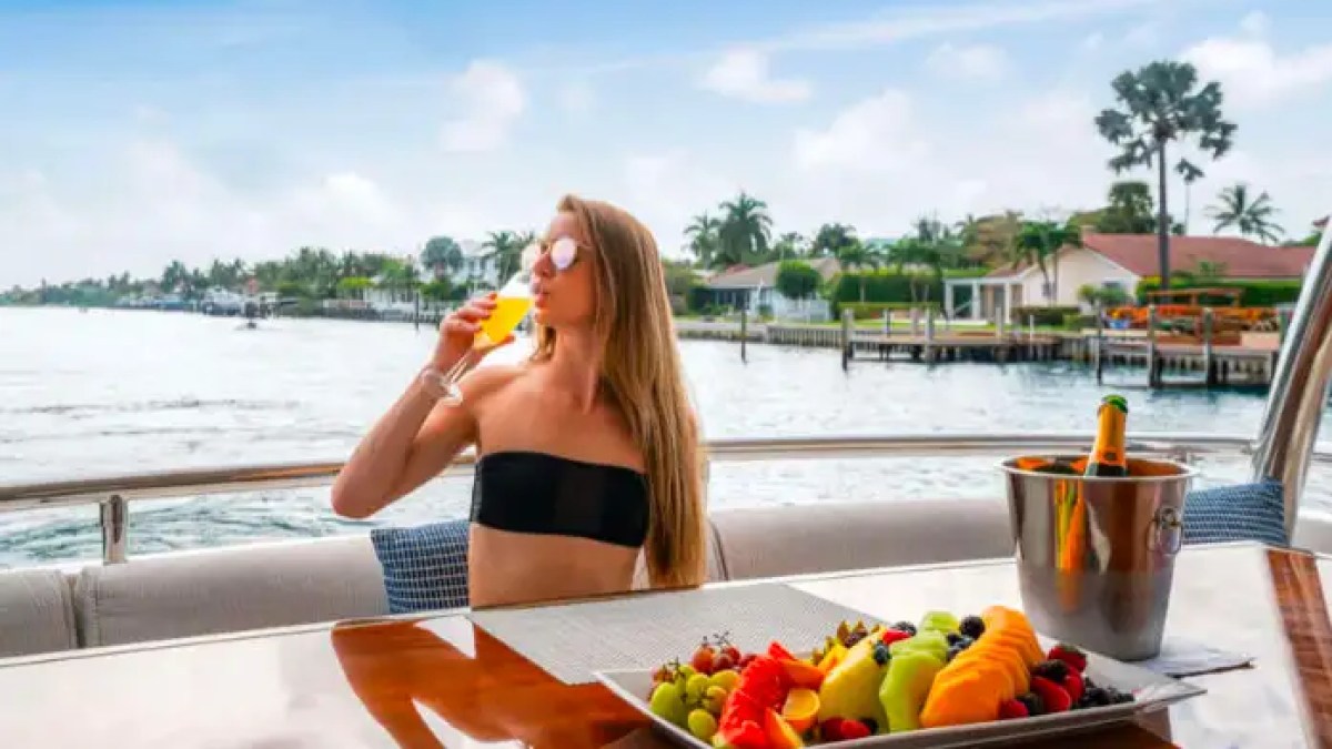 85' Horizon - Yacht Rental in Palm Beach, Florida