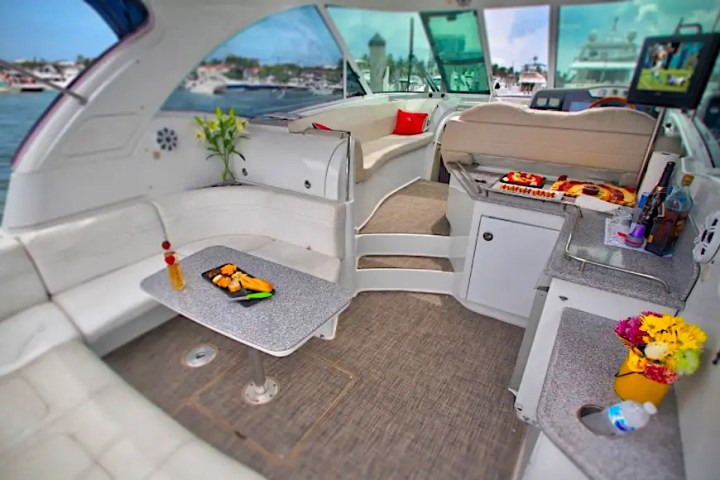 Aft lounge deck on 48′ Formula Miami
