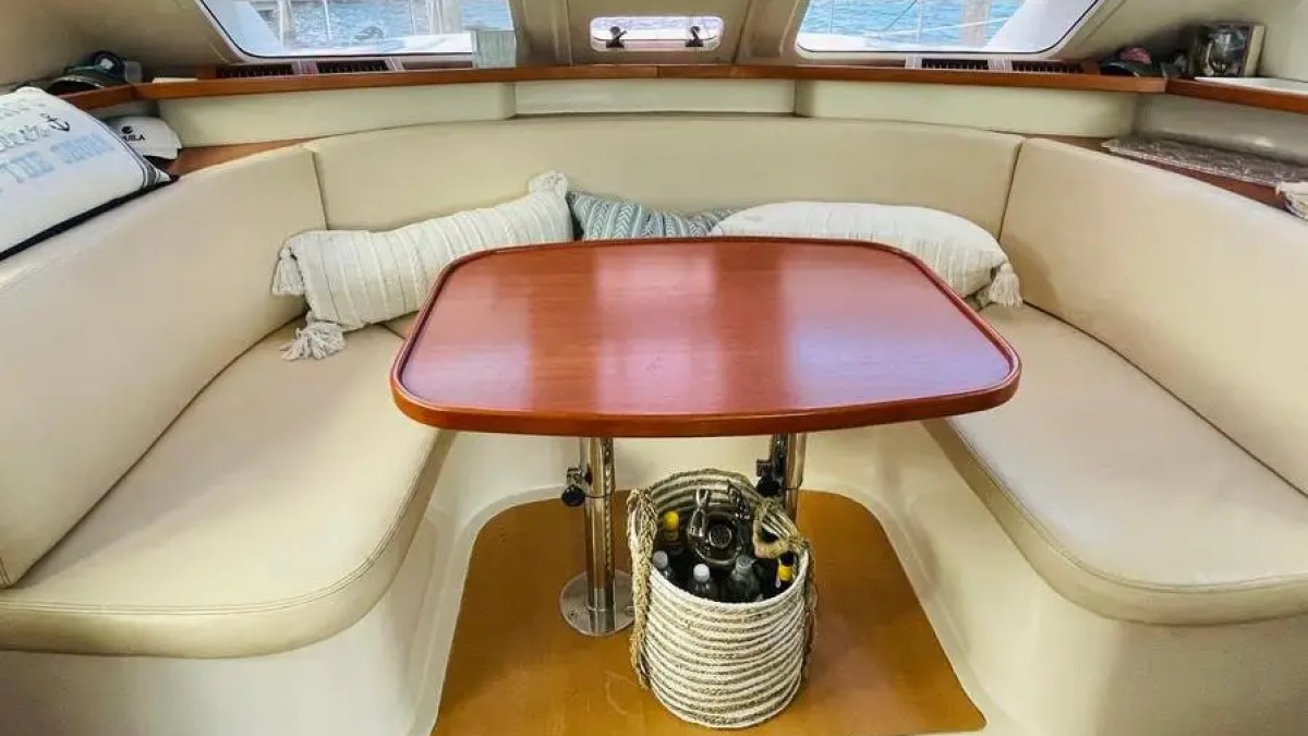 38' Aquila - Boat Rental in Melbourne, Florida