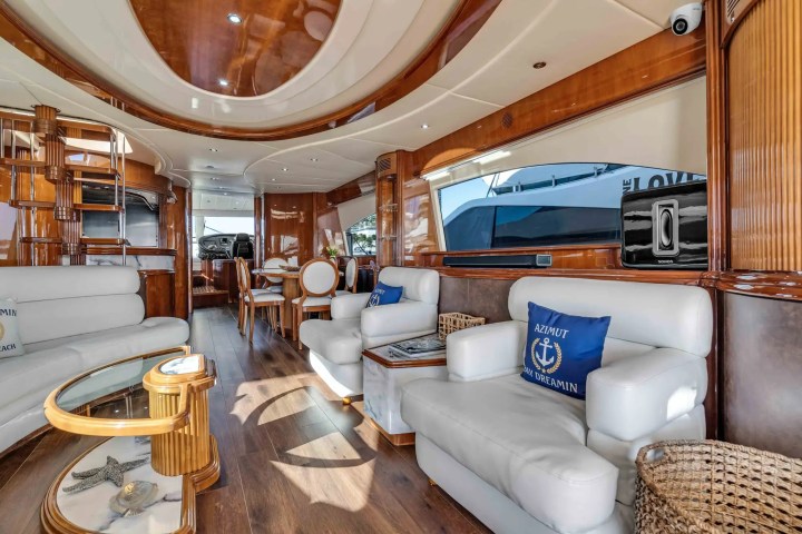 90' Azimut - Yacht Rental in Miami Beach, Florida