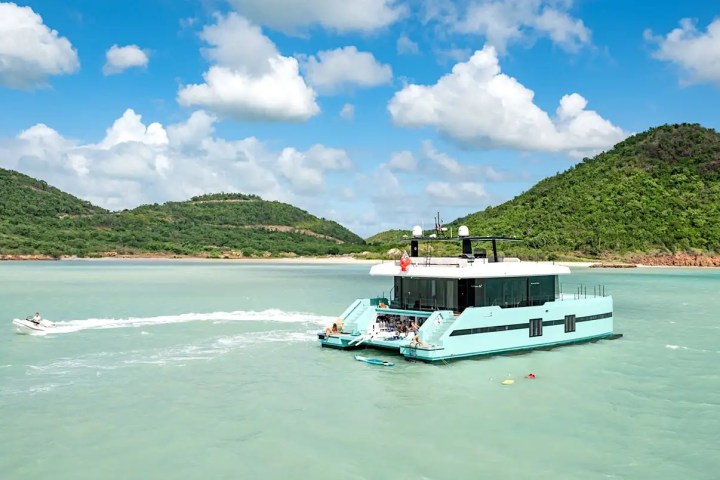 70' Sunreef- Yacht Rental in Miami Beach, Florida