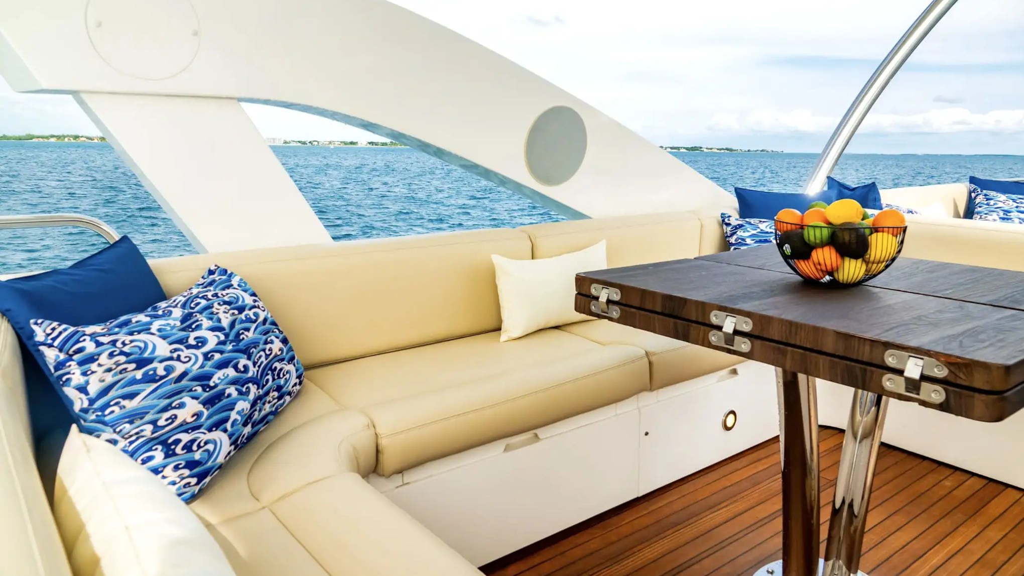 75' SunSeeker [2] - Yacht Rental in Nassau, Bahamas