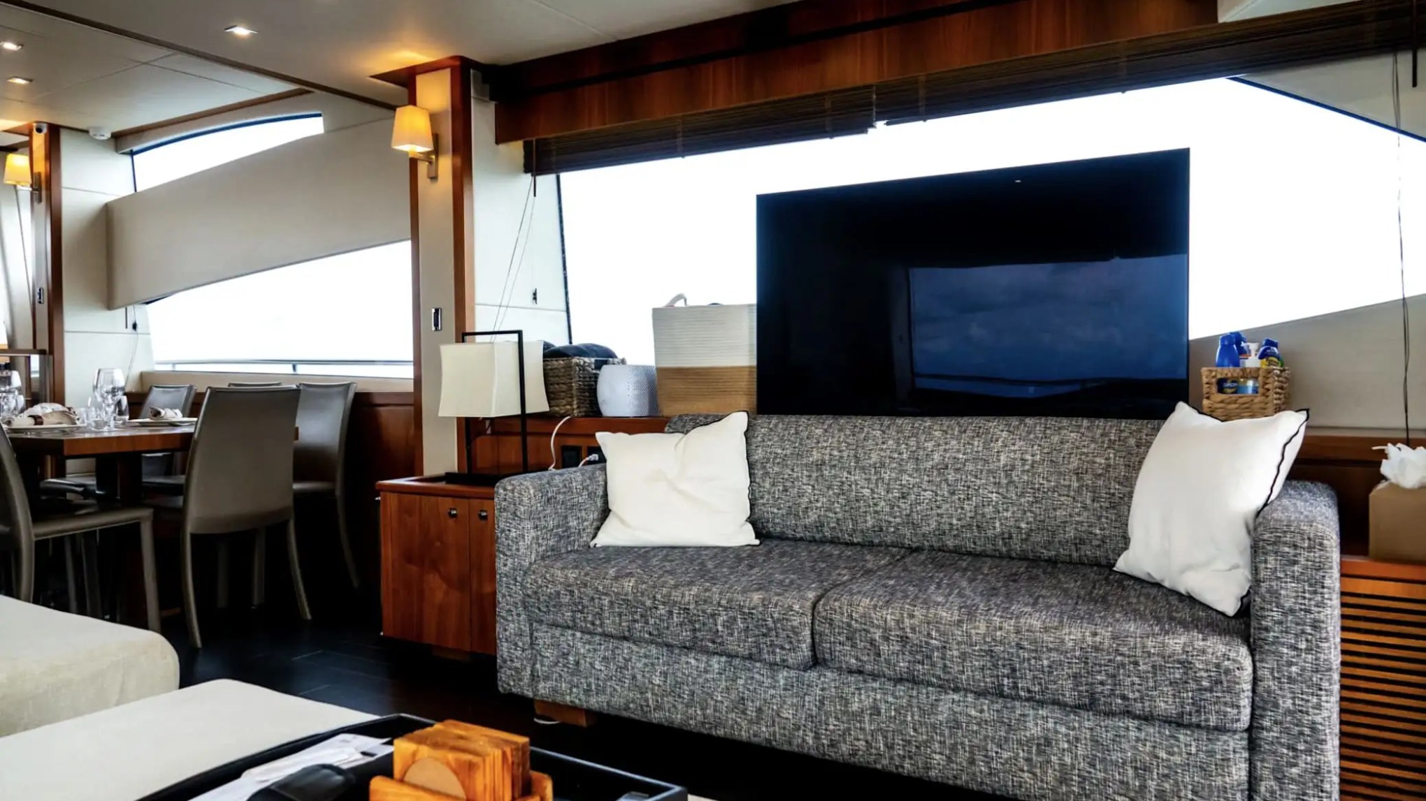 75' SunSeeker [2] - Yacht Rental in Nassau, Bahamas