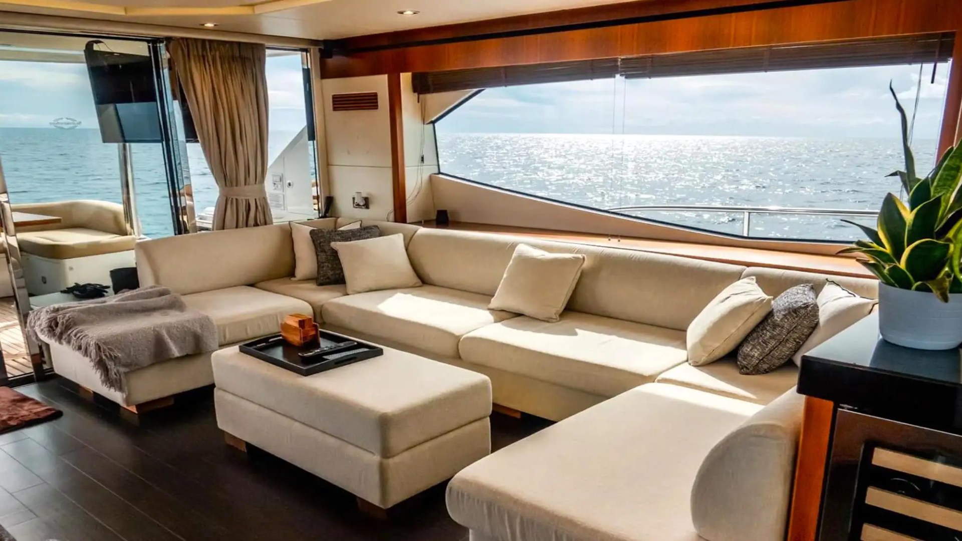 75' SunSeeker [2] - Yacht Rental in Nassau, Bahamas
