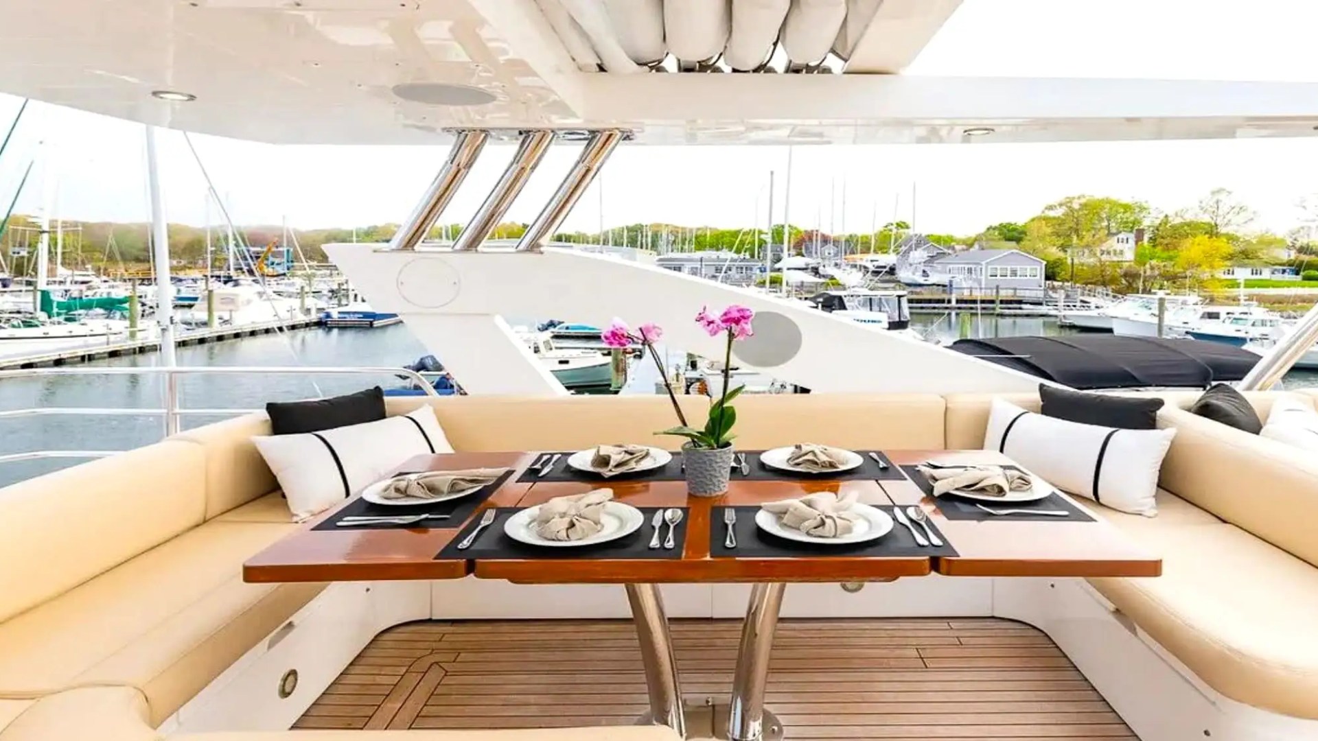75' SunSeeker [2] - Yacht Rental in Nassau, Bahamas