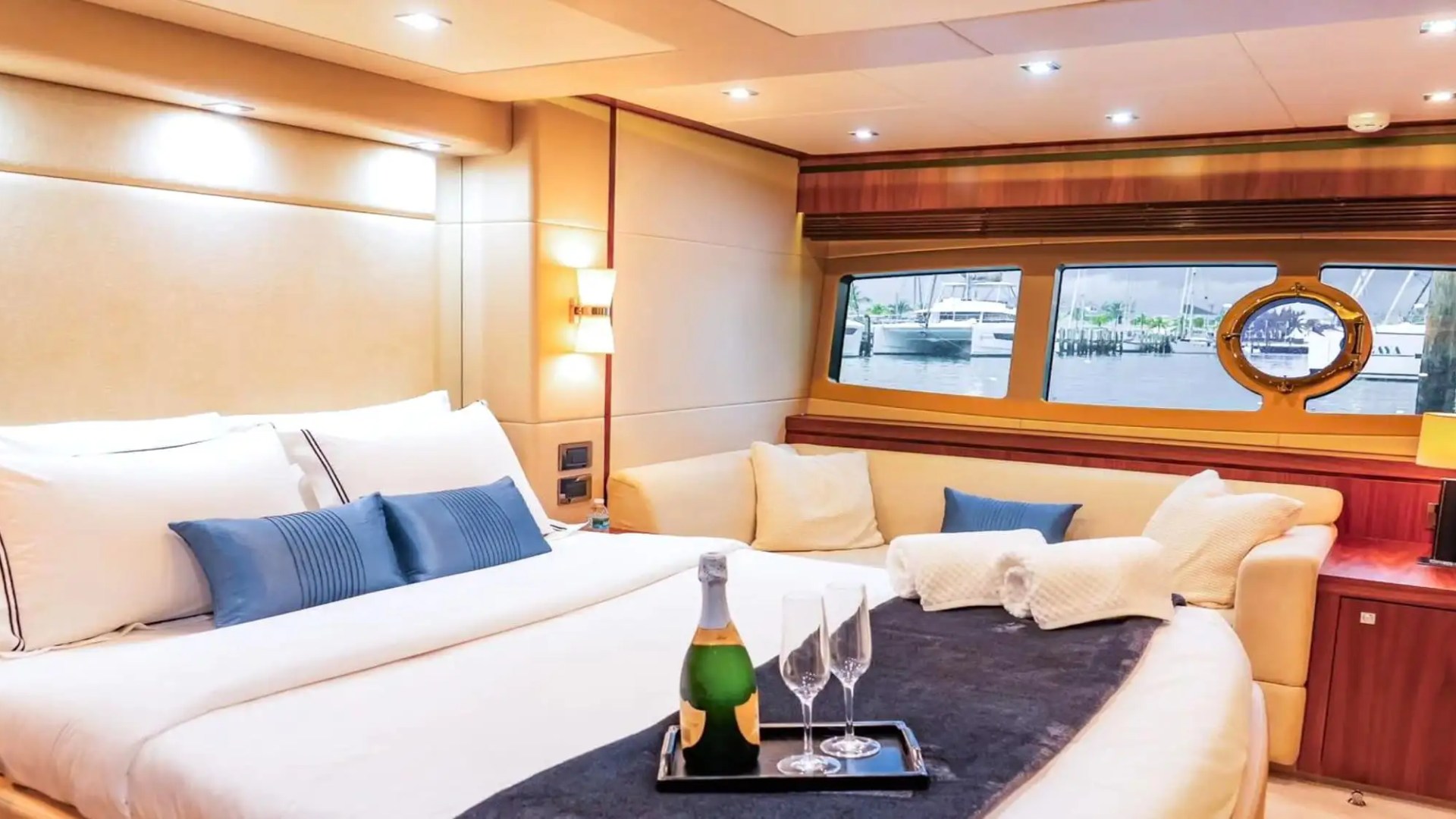 75' SunSeeker [2] - Yacht Rental in Nassau, Bahamas