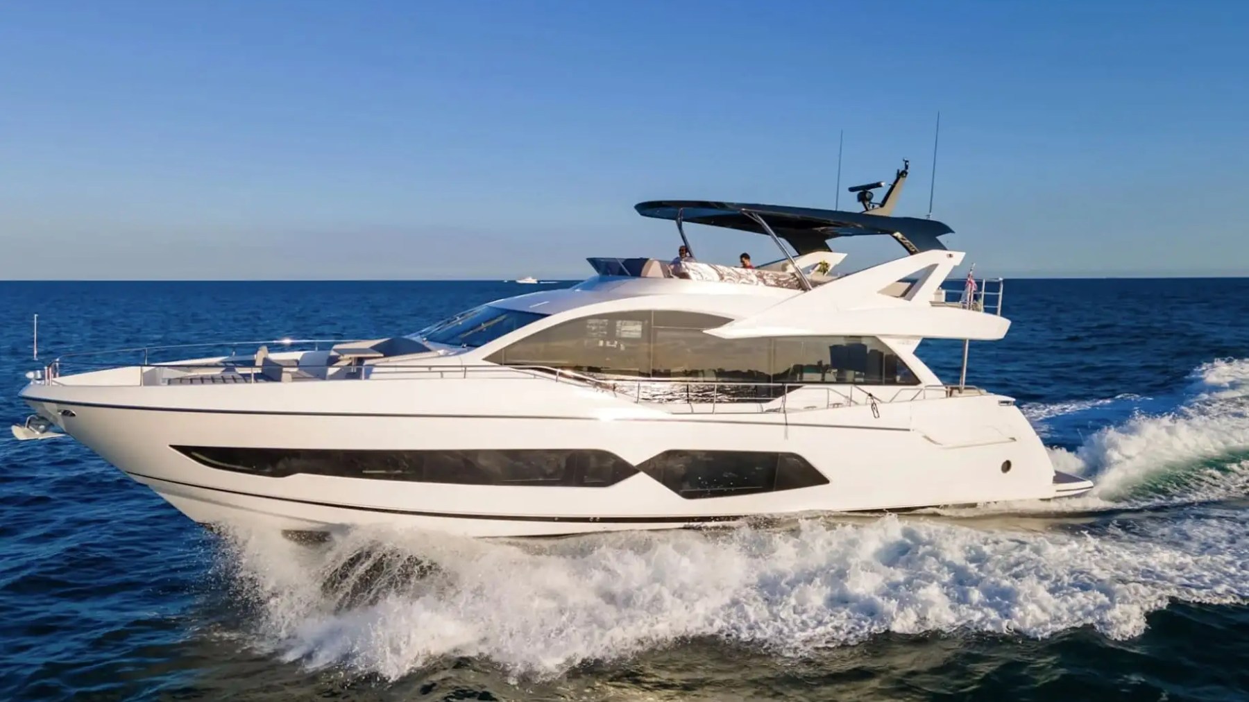 76′ Sunseeker guest cabin Nassau
