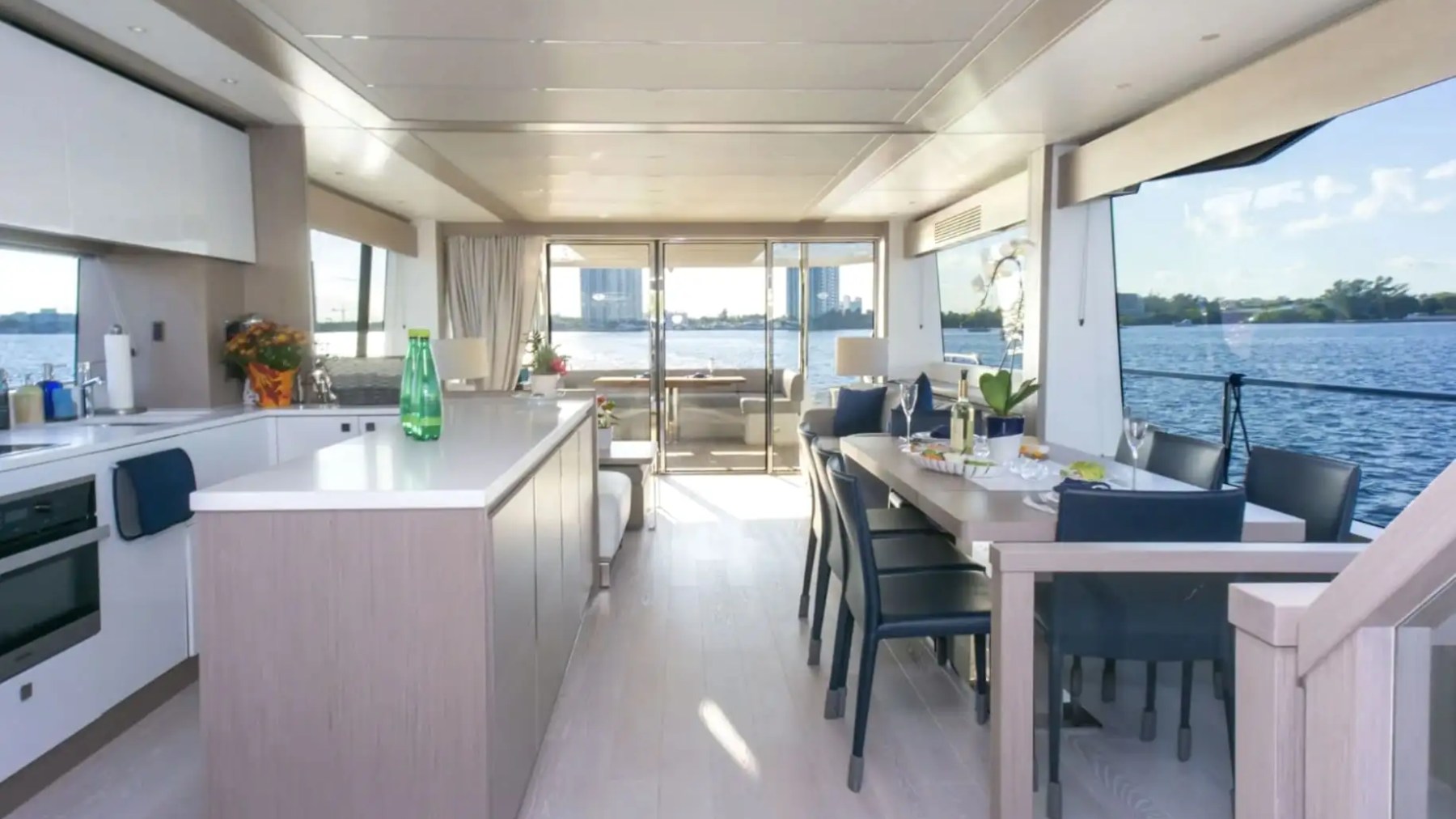 76′ Sunseeker entertainment salon Nassau