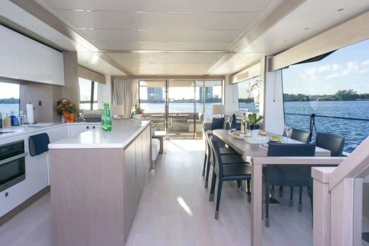 76′ Sunseeker entertainment salon Nassau