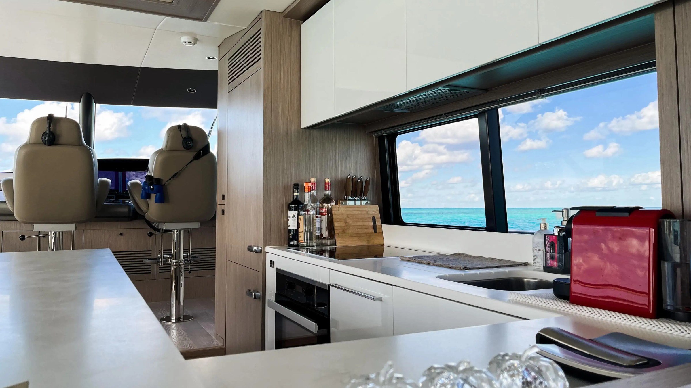 76′ Sunseeker aerial view Nassa