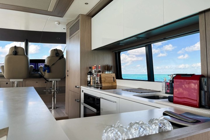 76′ Sunseeker aerial view Nassa