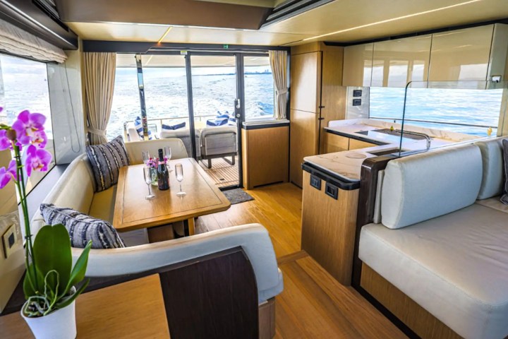 60' Absolute - Yacht Rental in Palm Beach, Florida