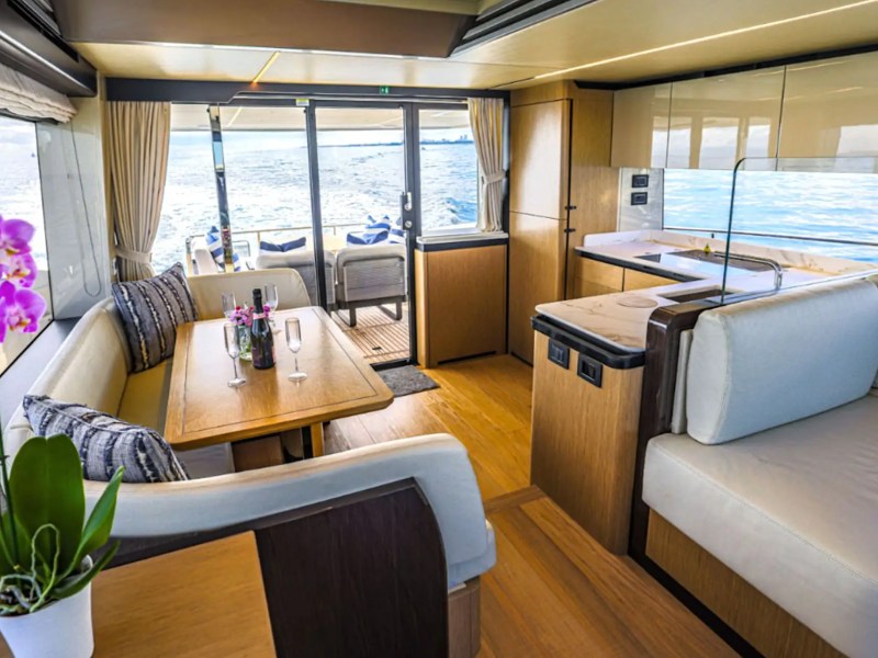 60' Absolute - Yacht Rental in Palm Beach, Florida