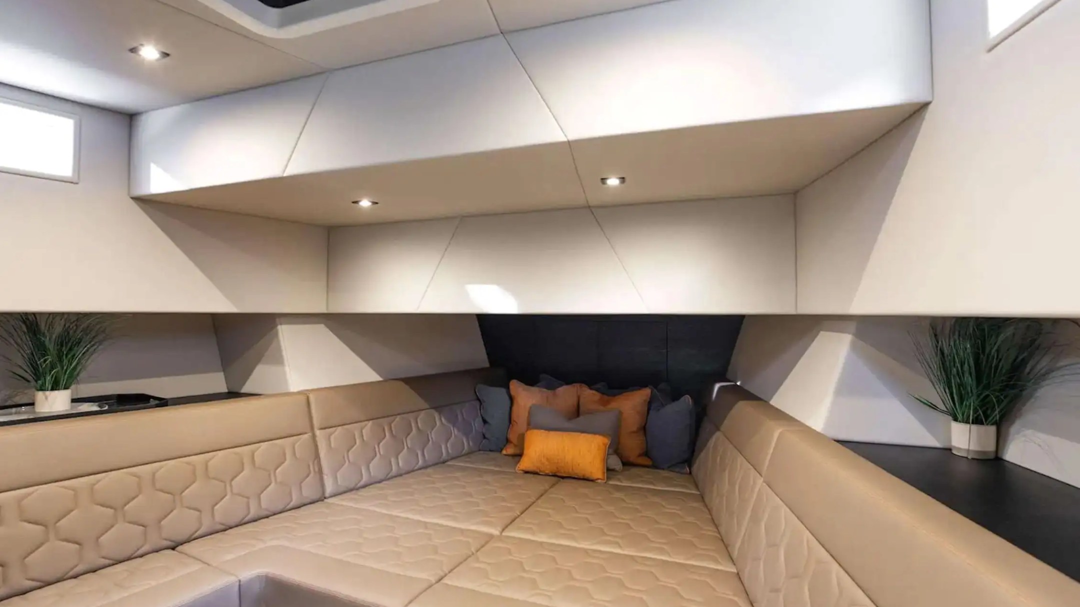 58′ Vanquish yacht forward stateroom berth