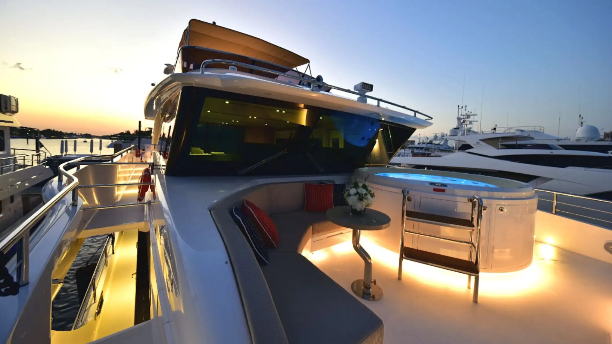 110' Horizon - Yacht Rental in Fort Lauderdale, Florida