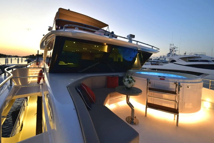 110' Horizon - Yacht Rental in Fort Lauderdale, Florida