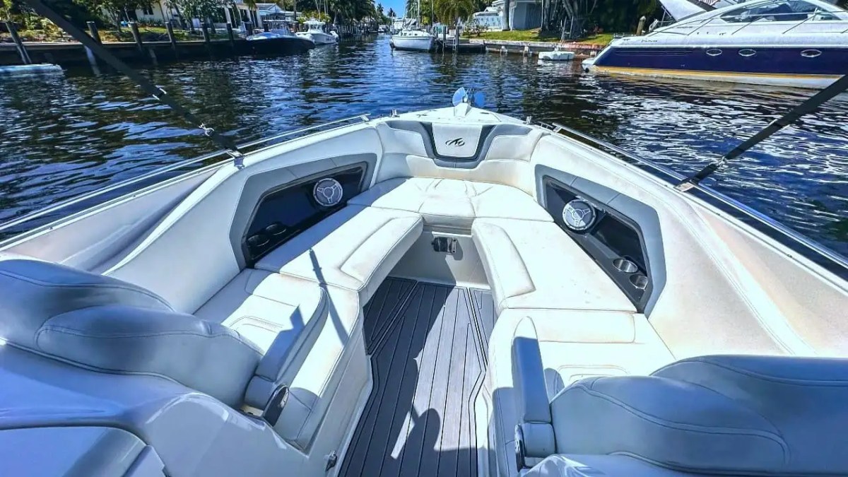 33' Monterrey - Boat Rental in Fort Lauderdale, Florida